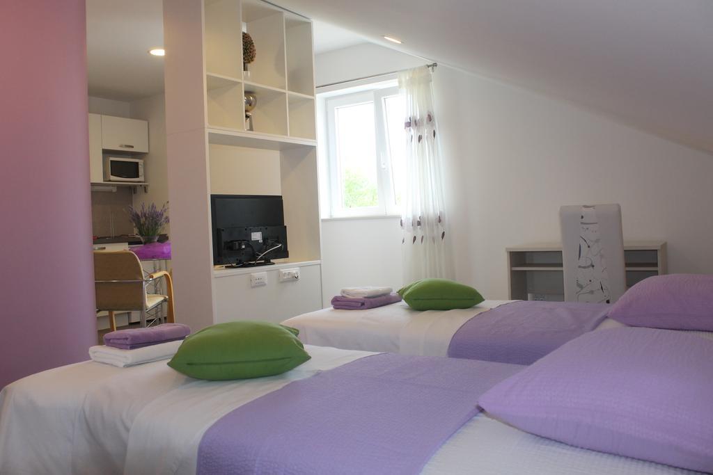 Apartments Floki 챠브타트 객실 사진