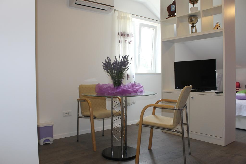 Apartments Floki 챠브타트 객실 사진