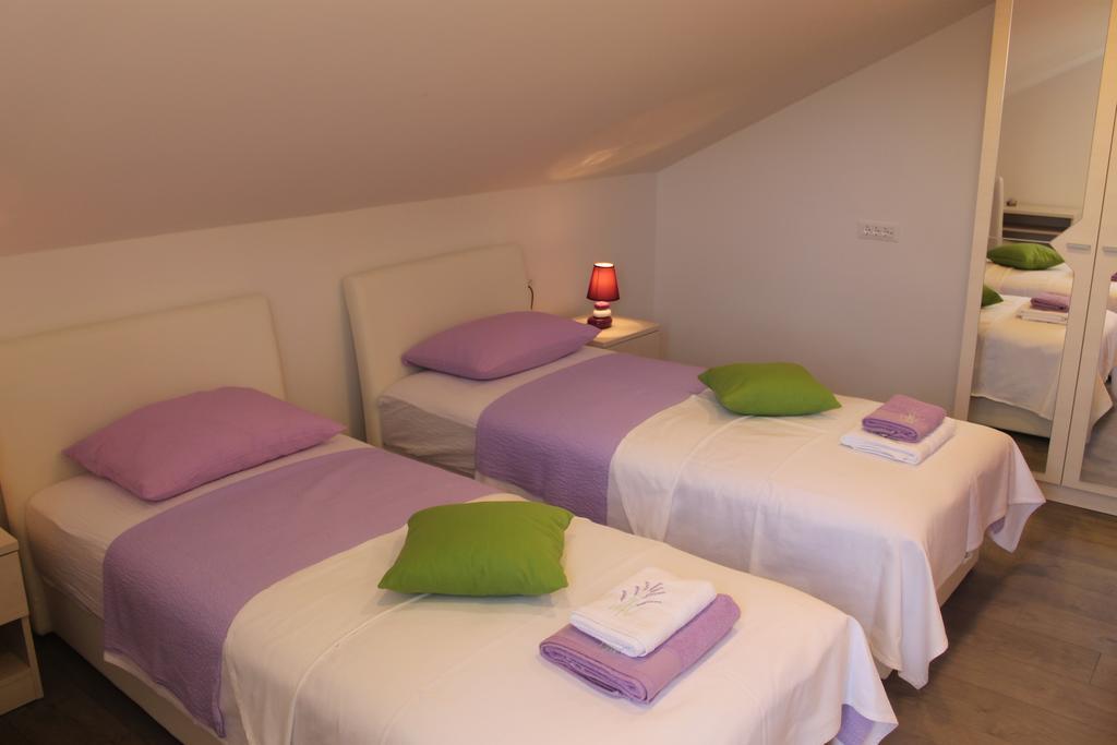 Apartments Floki 챠브타트 객실 사진
